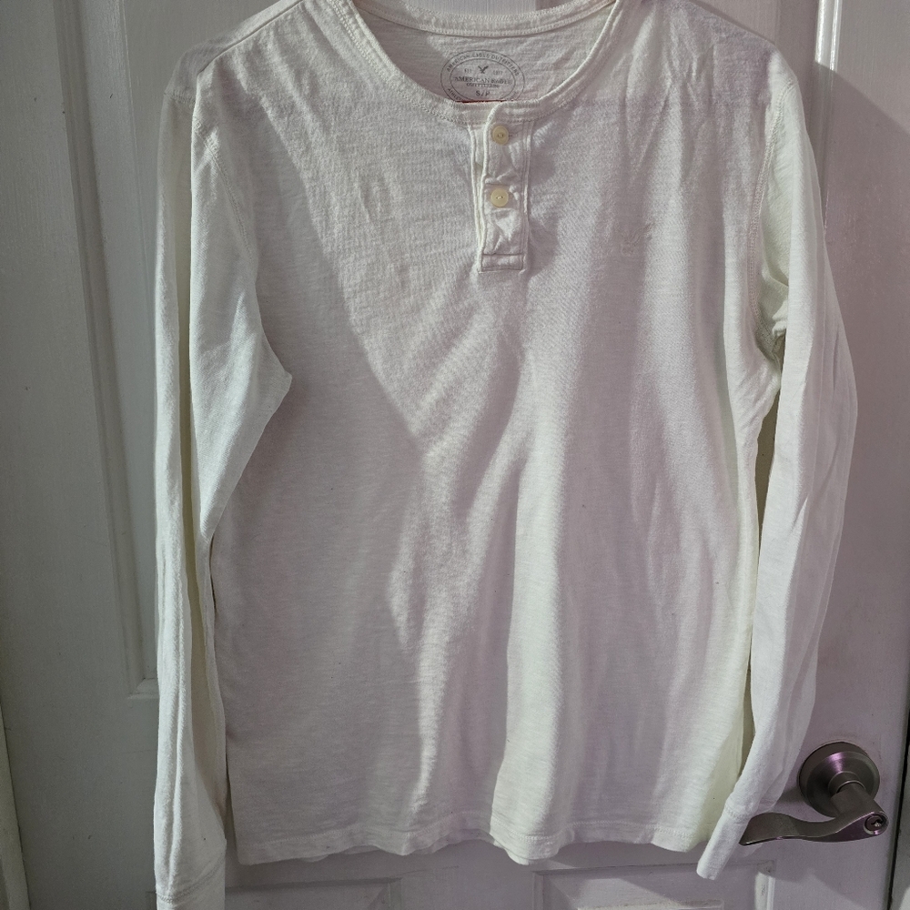 American Eagle Long Sleeve Henley
